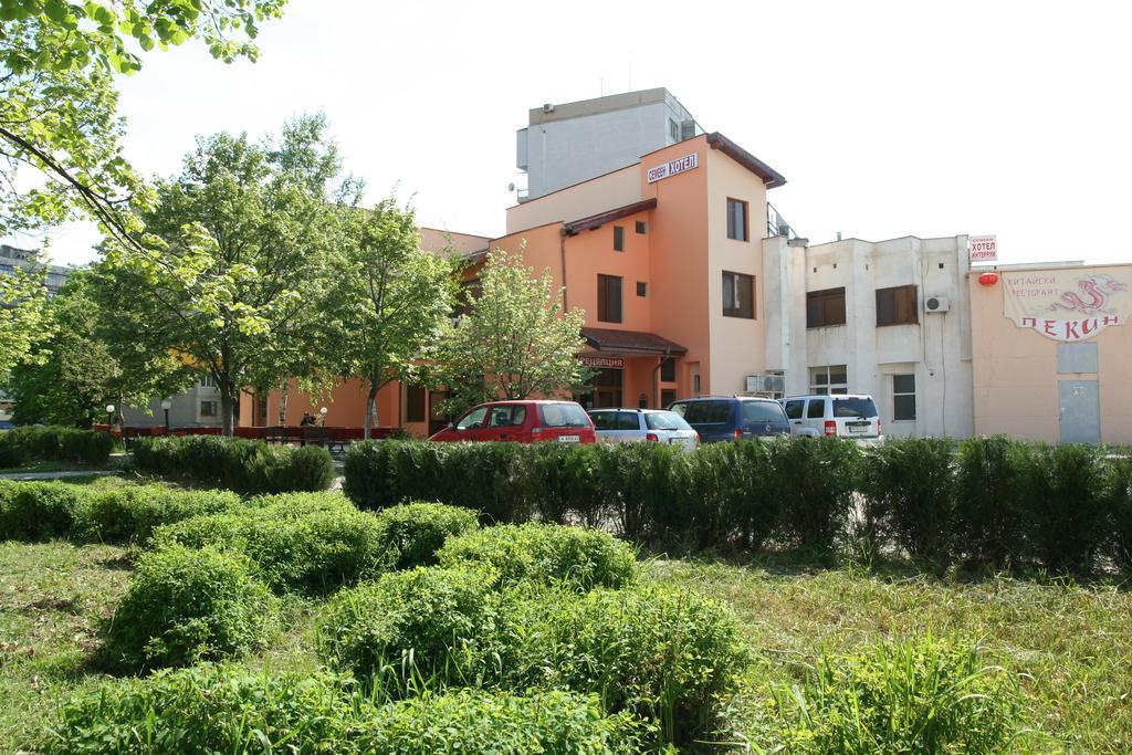 Interrum Hotel Razgrad Luaran gambar