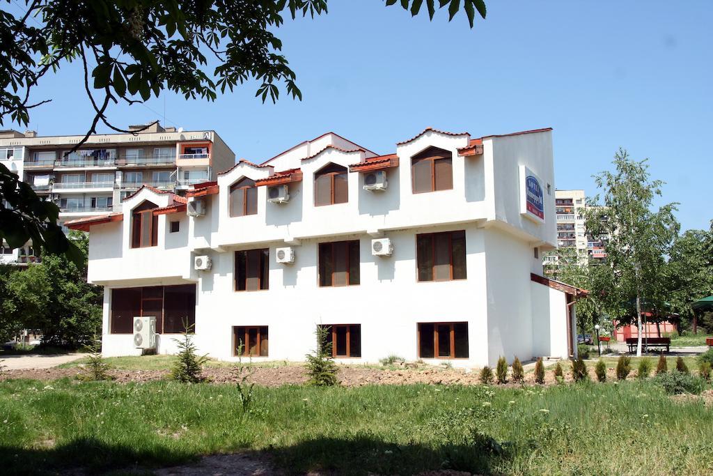 Interrum Hotel Razgrad Luaran gambar